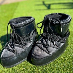 Moon Boots Icon glance low (ONLY uSED 2 days)